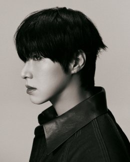 U-KNOW (ยูโนว์) แห่งวง TVXQ! (ทงบังชินกิ) เผยตัวตนที่แท้จริงผ่านอัลบั้มเต็มชุดแรก 'I-KNOW' (ไอ-โนว์) ภายใต้คอนเซปต์ที่แตกต่าง 'Fake&Documentary' พร้อมดับเบิลไตเติล 'Stretch' และ 'Body Language'